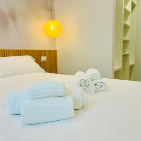 Riverside Retreat 아파트